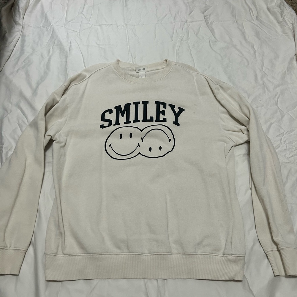 white crewneck with smile limited edition